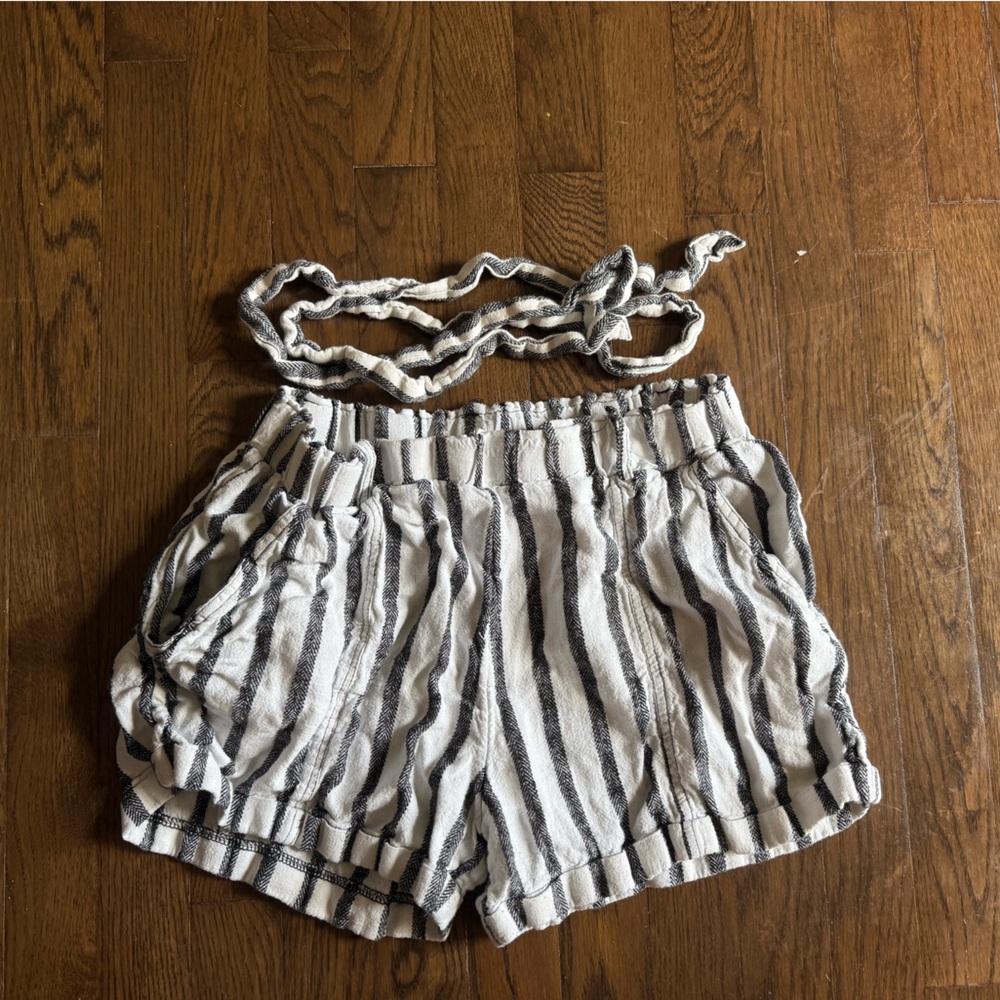 Belle Du Jour High Waist Black and White Shorts